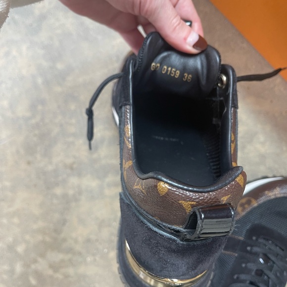 Louis Vuitton Run Away Sneaker size:36 - Picture 3 of 6